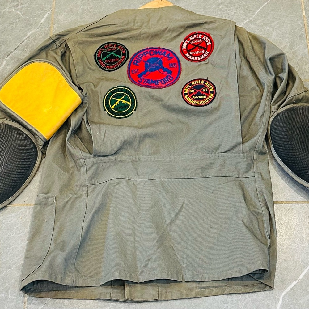 1970s 10-x Americas Finest Sport Clothing Khaki Hunting Jacket with Patches L44.
